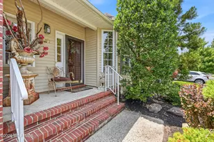 207 Bradwick Way, Marlboro Township, NJ 07746 - Photo 4