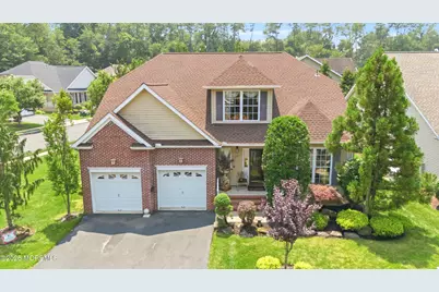 207 Bradwick Way, Marlboro Township, NJ 07746 - Photo 14