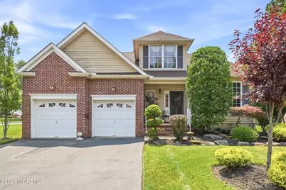 207 Bradwick Way, Marlboro Township, NJ 07746 - Photo 2