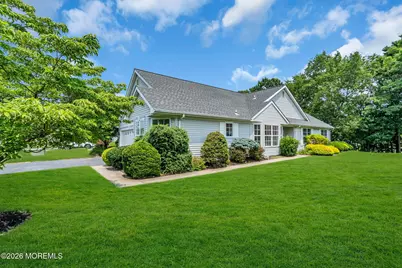 39 Strawberry Lane, Lakewood, NJ 08701 - Photo 2