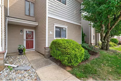 26 Elizabeth Court, Tinton Falls, NJ 07724 - Photo 4