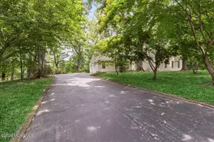 7 Windsor Terrace, Holmdel, NJ 07733 - Photo 4