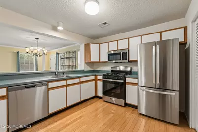 25 Phoenix Court, Tinton Falls, NJ 07712 - Photo 6