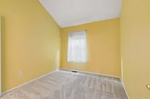 25 Phoenix Ct, Tinton Falls, NJ 07712 - Photo 10