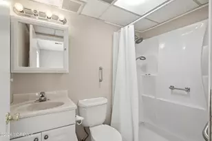 39 Datchet Close, Freehold, NJ 07728 - Photo 22