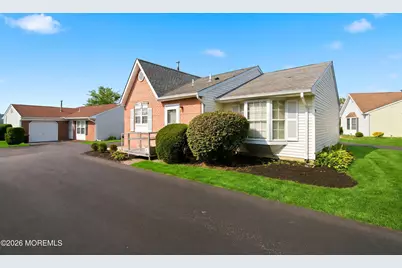 39 Datchet Close, Freehold, NJ 07728 - Photo 8