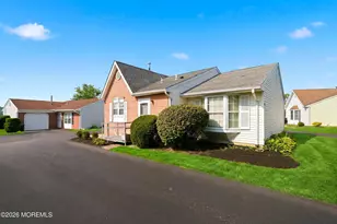 39 Datchet Close, Freehold, NJ 07728 - Photo 8