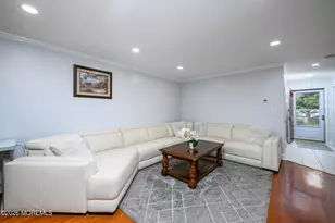 136 Woodmere Dr, Sayreville, NJ 08859 - Photo 6