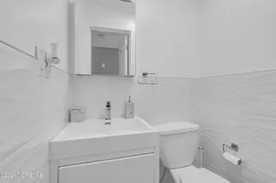 325 Roosevelt Ave, Oakhurst, NJ 07755 - Photo 24