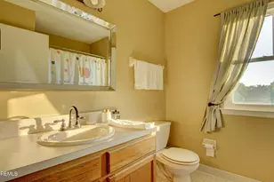 445 Paxson Ave, Hamilton Square, NJ 08690 - Photo 28