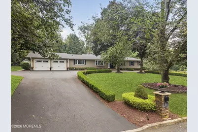 7 Darien Court, Colts Neck Township, NJ 07722 - Photo 2