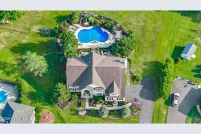 28 Canterbury Way, Farmingdale, NJ 07727 - Photo 2