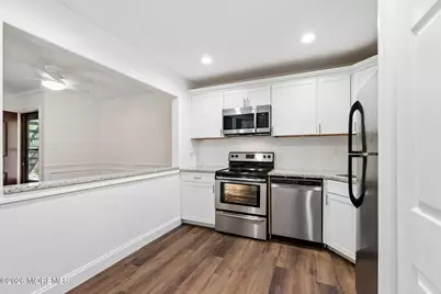 130 Amberly Drive #H, Manalapan Township, NJ 07726 - Photo 6