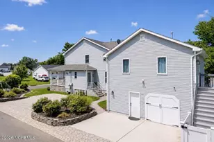 71 Compton St, Belford, NJ 07718 - Photo 4