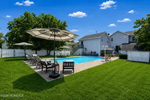 71 Compton St, Belford, NJ 07718 - Photo 34