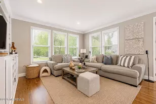 71 Compton St, Belford, NJ 07718 - Photo 10