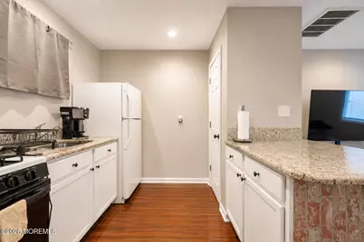 71 Compton Street, Belford, NJ 07718 - Photo 36