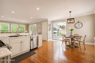 71 Compton St, Belford, NJ 07718 - Photo 16