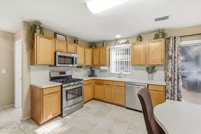 1117 S Maplecrest Court, Toms River Township, NJ 08753 - Photo 14