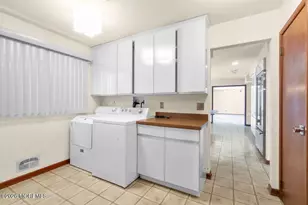 6 Sugar Ln, Holmdel, NJ 07733 - Photo 22