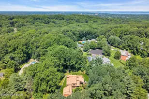 6 Sugar Ln, Holmdel, NJ 07733 - Photo 2
