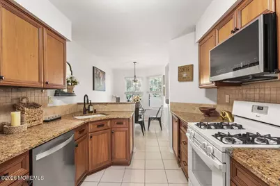 288 Century Way, Manalapan Township, NJ 07726 - Photo 12