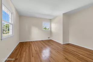 135 Coachman Dr N, Freehold, NJ 07728 - Photo 18