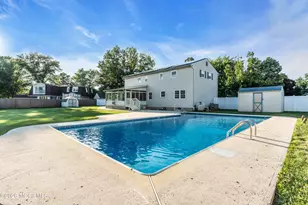 135 Coachman Dr N, Freehold, NJ 07728 - Photo 30
