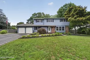 146 Juniper Dr, Freehold, NJ 07728 - Photo 2