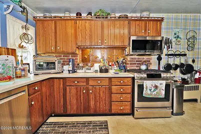 105 E Bay Avenue, Manahawkin, NJ 08050 - Photo 14