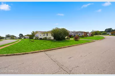 27 Tony Court, Brick, NJ 08724 - Photo 4