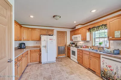 22 Easy Street, Freehold, NJ 07728 - Photo 10
