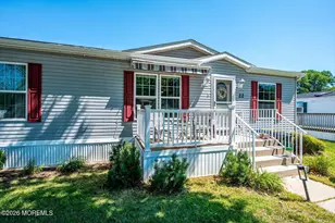 22 Easy St, Freehold, NJ 07728 - Photo 4