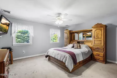 945 N Concourse, Aberdeen Township, NJ 07735 - Photo 16