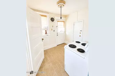 243-245 Monmouth Street #2, Hightstown, NJ 08520 - Photo 4
