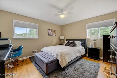 537 Roxbury Road, Belford, NJ 07718 - Photo 16