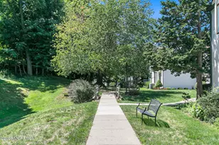 33 Tower Hill Dr, Red Bank, NJ 07701 - Photo 16