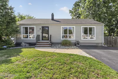 2010 Florence Avenue, Hazlet Township, NJ 07730 - Photo 2
