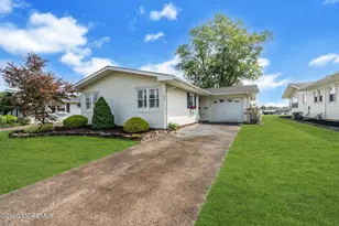 49 Sidney Ct, Brick, NJ 08724 - Photo 4