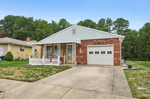 423 Costa Mesa Dr, Toms River Township, NJ 08757 - Photo 2