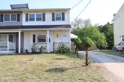 814 Laurel Street, Lakehurst, NJ 08733 - Photo 2