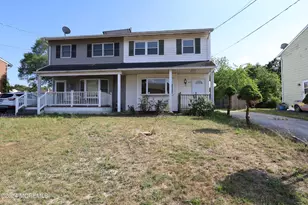 814 Laurel St, Lakehurst, NJ 08733 - Photo 1