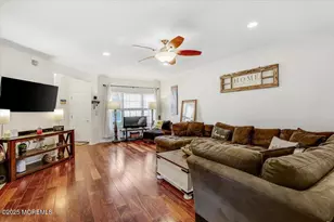 102 Whitlock Ct, Manalapan Township, NJ 07726 - Photo 10
