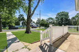 299 Lillian Ln, Toms River Township, NJ 08755 - Photo 4