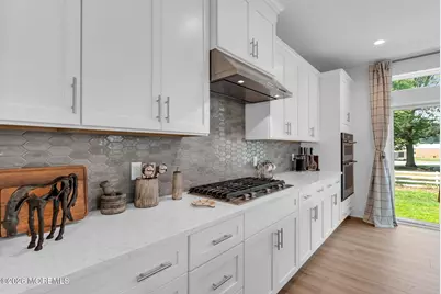 113 Mustang Drive, Manalapan Township, NJ 07726 - Photo 8