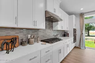 113 Mustang Dr, Manalapan Township, NJ 07726 - Photo 8