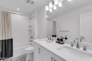 113 Mustang Dr, Manalapan Township, NJ 07726 - Photo 18