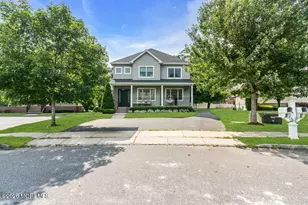 108 Vintage Cir, Lakewood, NJ 08701 - Photo 2