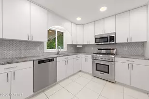 27 Tracy Dr, Manalapan Township, NJ 07726 - Photo 8