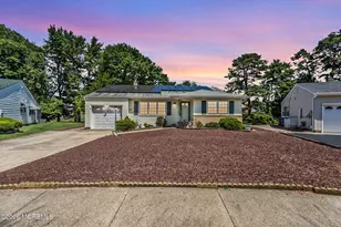 113 Edgewater Ct, Toms River Township, NJ 08757 - Photo 2